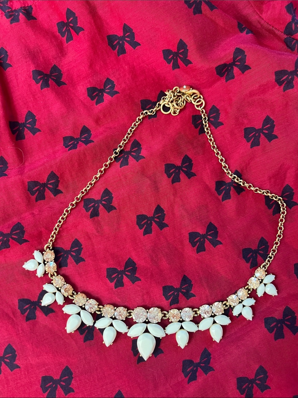 🍾🥂⚜️J. Crew Champagne Rhinestone& Matte Faceted Cream Bead Gold Toned Necklace